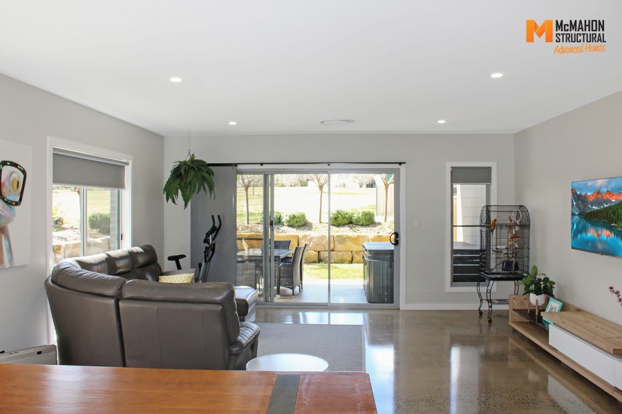 Townhouses Unit B Coolibah Drive, Inverell NSW - Multi Award Winning Home