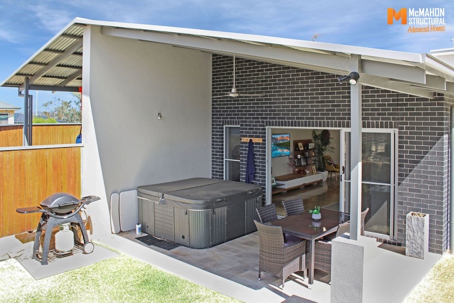 Townhouses Unit B Coolibah Drive, Inverell NSW - Multi Award Winning Home