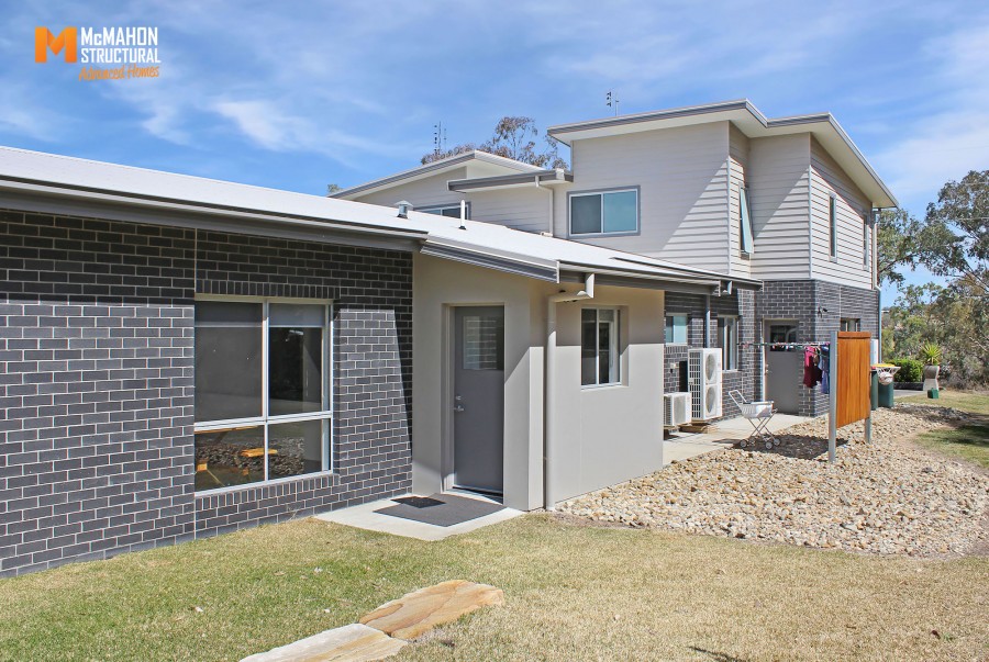 Townhouses Unit B Coolibah Drive, Inverell NSW - Multi Award Winning Home