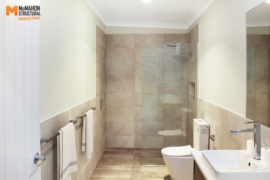 Byron Street - Upstairs Unit 2, Inverell NSW