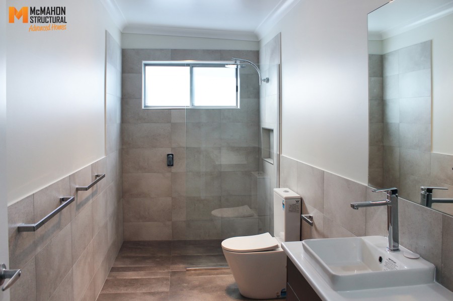 Byron Street - Upstairs Unit 1, Inverell NSW